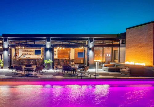 Dining in Luxury: Private Pools in St. Louis, Missouri